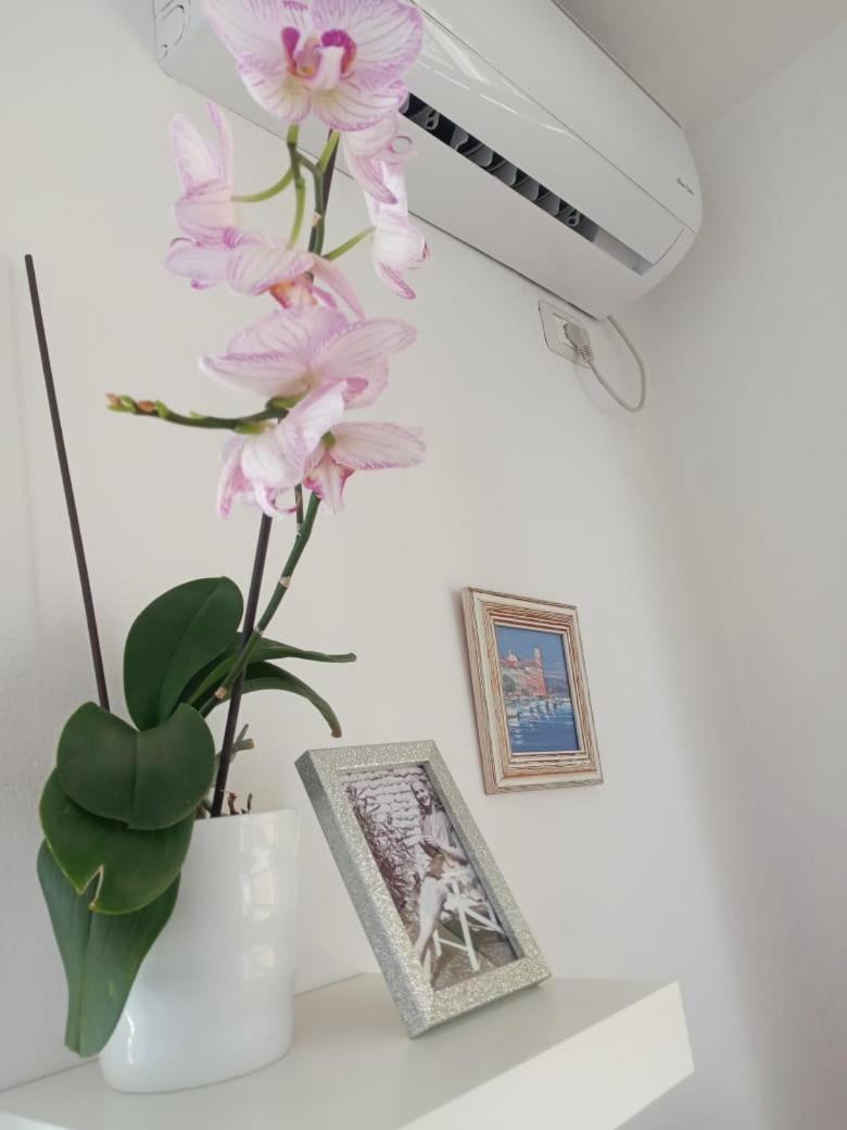 Kristi Apartment 2 Min To Sea Netflix & Espresso Station Saranda Zewnętrze zdjęcie
